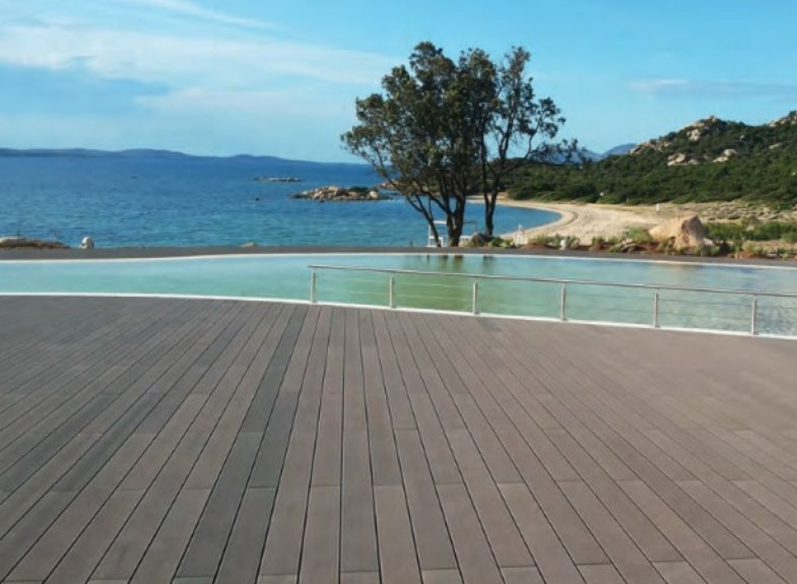 Come e quale pavimentazione bordo piscina scegliere per la tua ... Pavimenti bordo piscina in legno