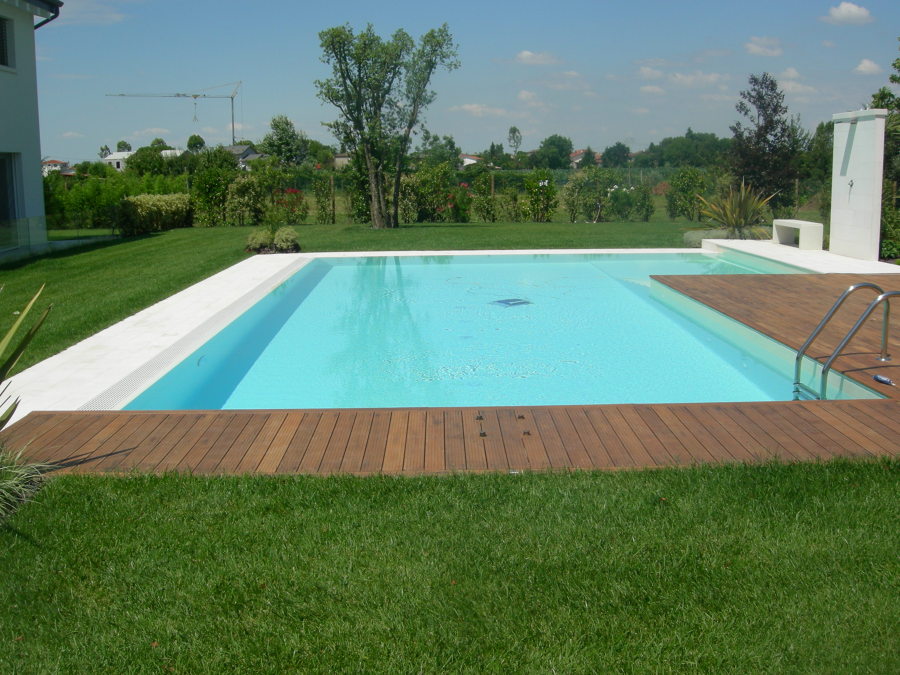 Come e quale pavimentazione bordo piscina scegliere? Pavimentazione per bordo piscina