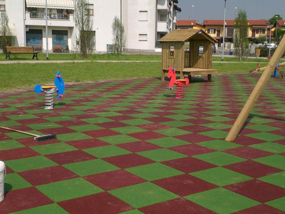 parco giochi calcinate