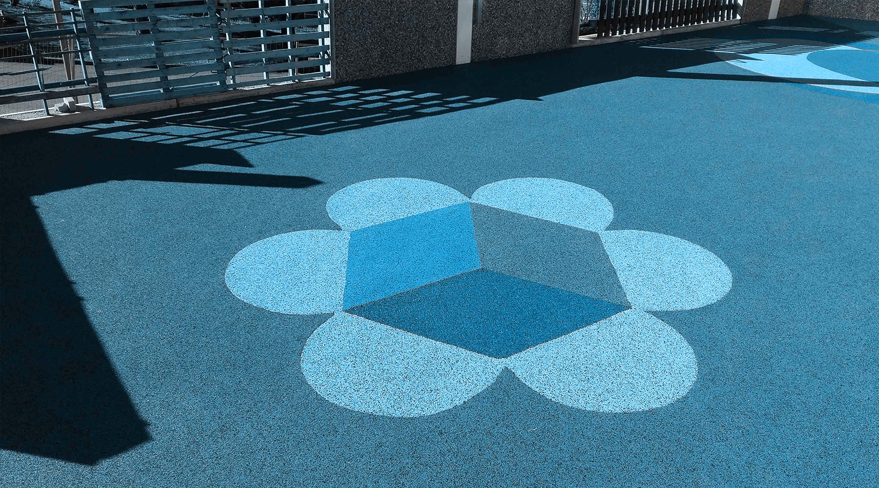 Piastrelle antitrauma per scuole