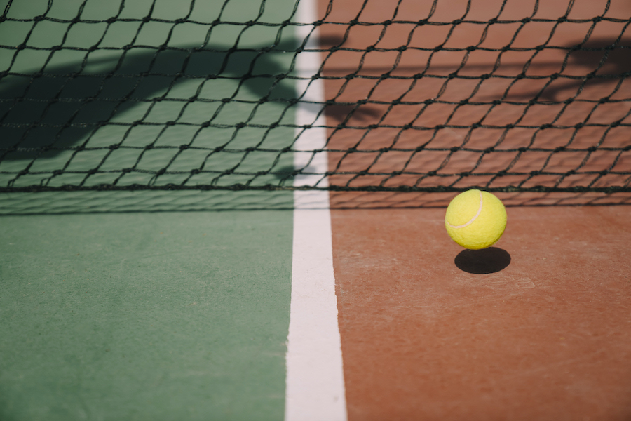 tennis-pavimento-antitrauma